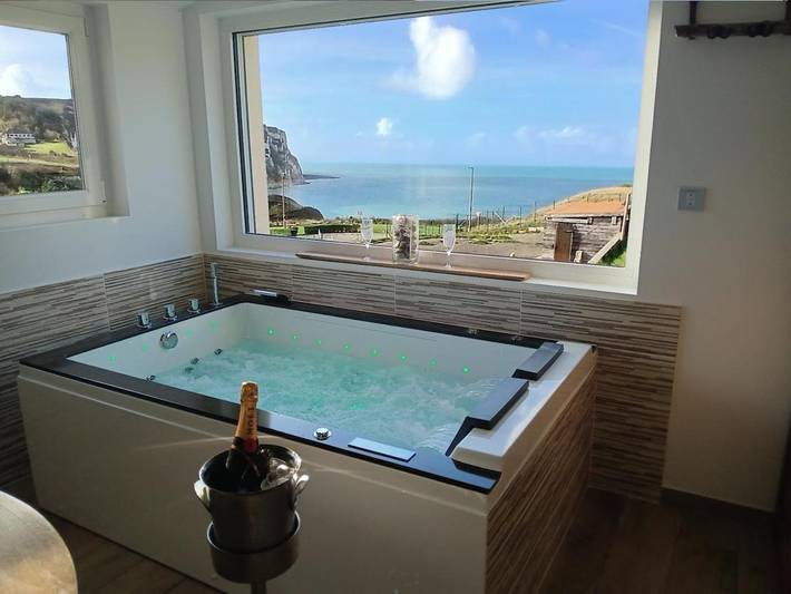 Location de vacances pour 2 personnes, avec terrasse et jardin ainsi que sauna et jacuzzi à Saint-Martin-en-Campagne