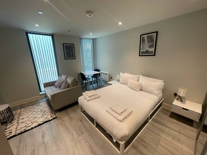 Ganze Wohnung, Contemporary Studio with free Parking in Bracknell in Bracknell, Berkshire