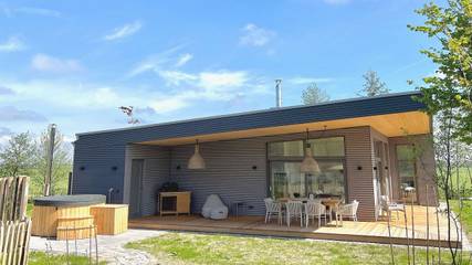 Ferienhaus für 5 Personen, mit Whirlpool und Terrasse sowie Sauna und Garten in Süderdeich