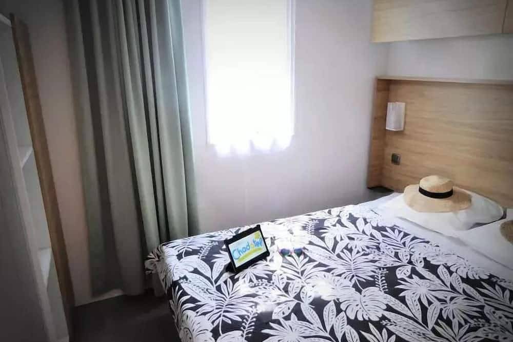 C- Mobil-home Baltique - 3 chambres 6 Ã  8 personnes - 6 pers. inclus dans le tarif in Saint-Gilles-Croix-de-Vie, Vallée de la Loire