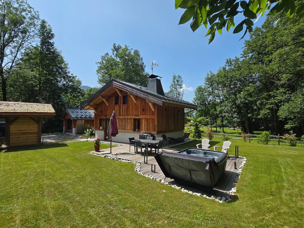 Chalet "Pierre d'Anatase" mit Bergblick, Terrasse, Garten und Wlan in Saint-Gervais-les-Bains, Pays du Mont-Blanc