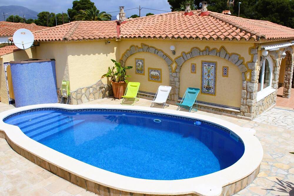 Große Villa im Zentrum von Miami Platja, in der Nähe der Buchten. in Miami Platja, Mont-roig del Camp