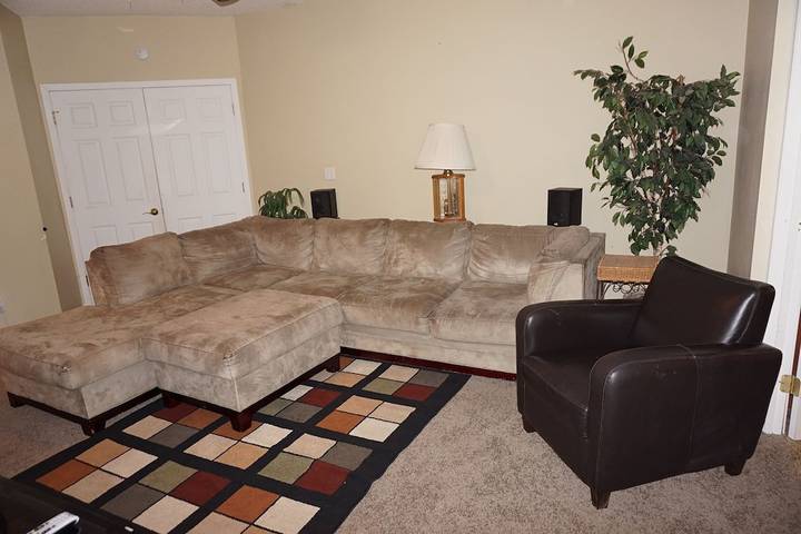 Vacation rental for 30 people, with balcony and yard in Clear Lake