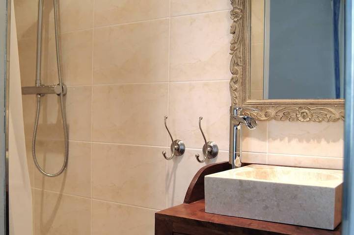 Ganze Wohnung, Apartment Altstadt 200 m von den Stränden entfernt, Innenstadt, sehr ruhig in Cannes, Mittelmeerküste (Frankreich)