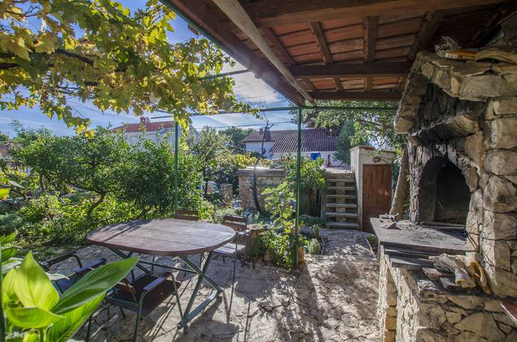 Apartament wakacyjny dla 4 osób w Seget Vranjica