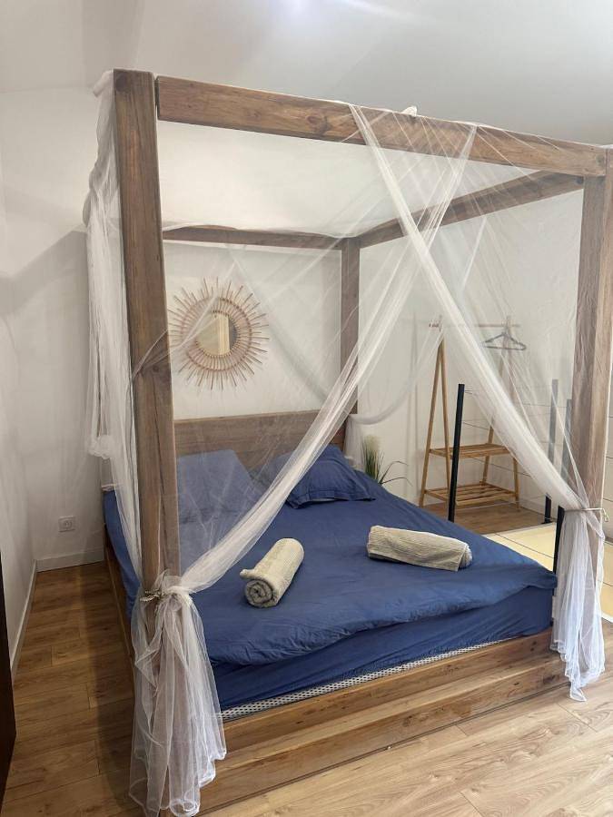 Location de vacances pour 2 personnes, avec jacuzzi ainsi que sauna et jardin, animaux acceptés à Liausson - 3