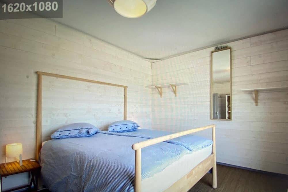 On the Magic Beach in Plestin-les-Grèves, Ceinture Dorée