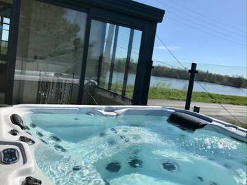 Cottage pour 2 personnes, avec jardin ainsi que terrasse et jacuzzi à La Chapelle-sur-Loire