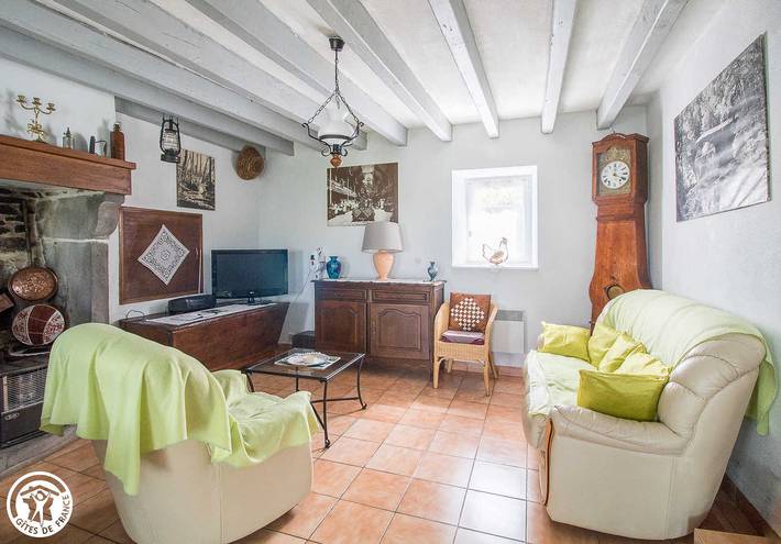 Gîte pour 4 personnes, avec jardin à Saint-Sauves-d'Auvergne - 3