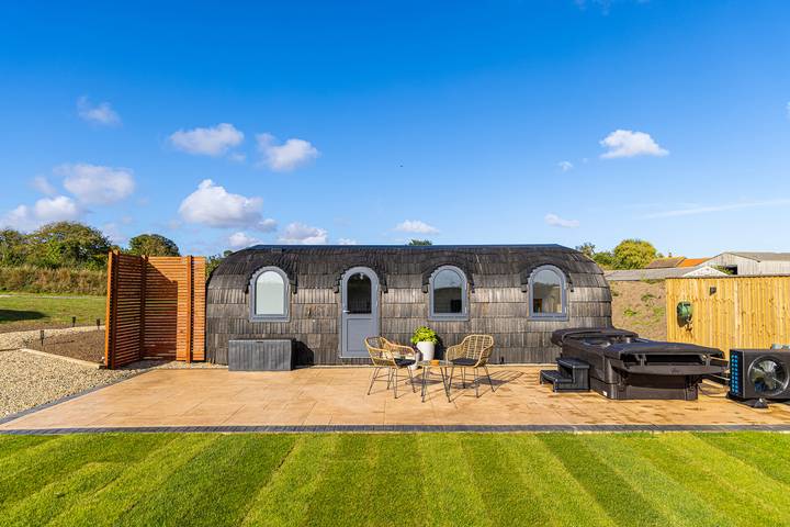 Hut for 2 people, with Garden in Brandesburton