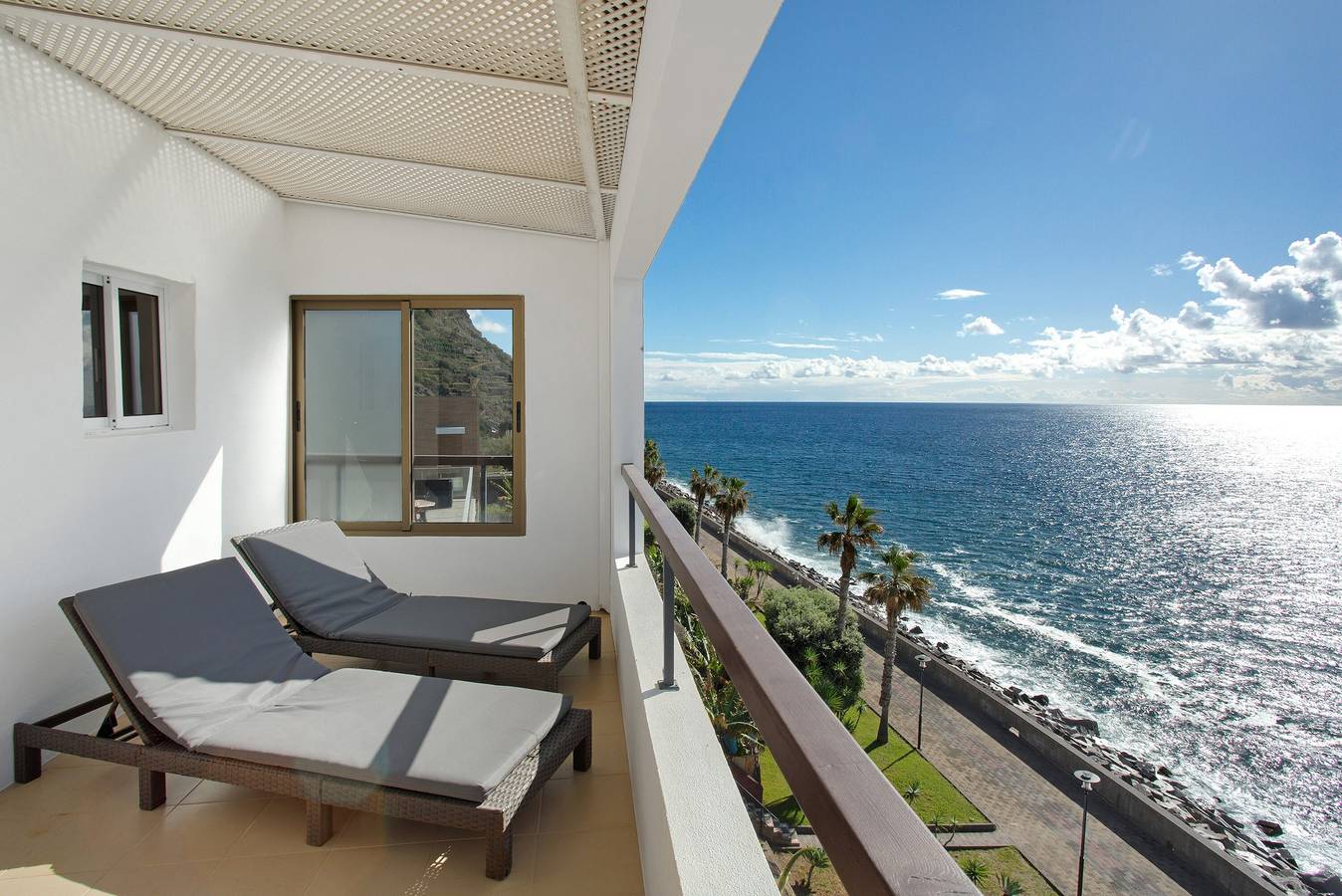 Vakantiehuis 'Het Gele Huis' met Uitzicht op Zee, Balkon en Wi-Fi in Jardim do Mar, Madeira