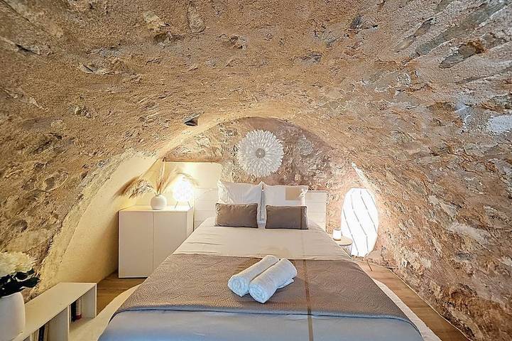 Ganze Wohnung, Le Figuier de Saint-Cé - Kleiner Garten - Terrasse - Aussicht in Saint-Cézaire-sur-Siagne, Mittelmeerküste (Frankreich)