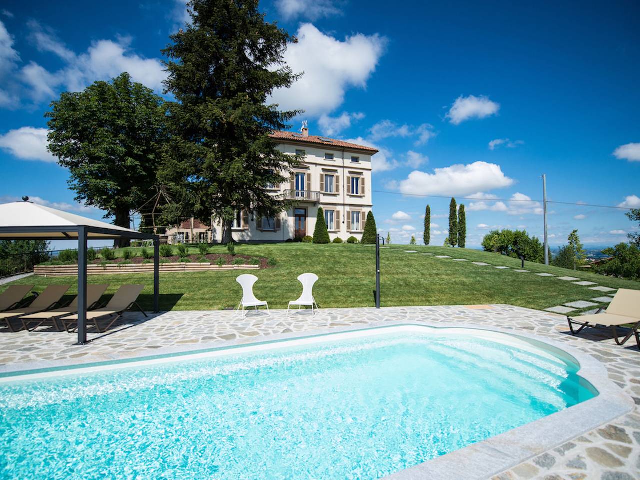 Villa Loreto in Costigliole d'Asti, Langhe