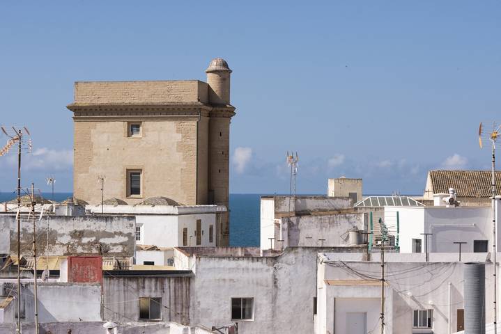 Estudio entero, Estudio "Las tres terrazas" con terrazas, vista al mar, aire acondicionado y Wi-Fi in Casco Antiguo de Cádiz, Cádiz