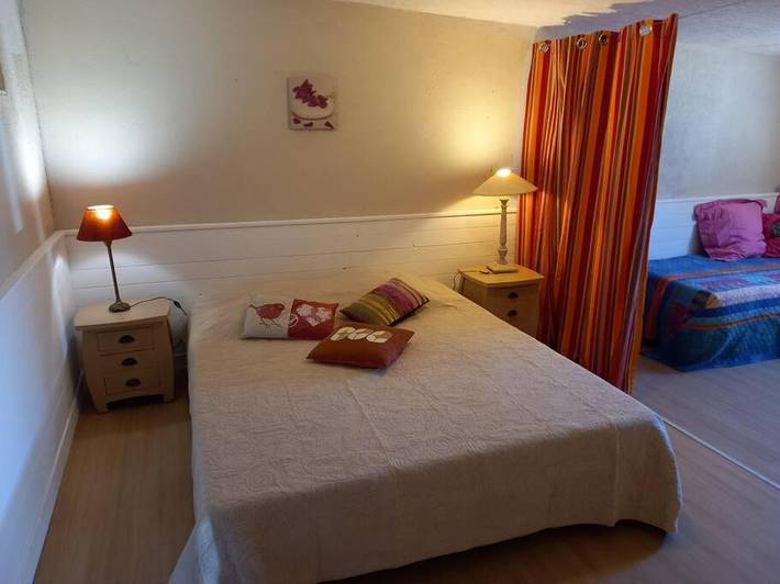 Location de vacances pour 3 personnes, avec jardin et piscine à La Bastidonne - 3