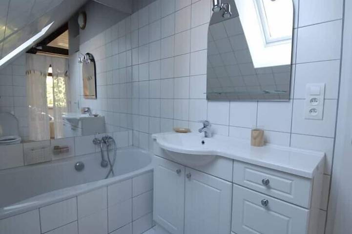 Location de vacances pour 5 personnes, avec Terrasse ainsi que Jardin et Piscine à Saint-Jouin-Bruneval - 4