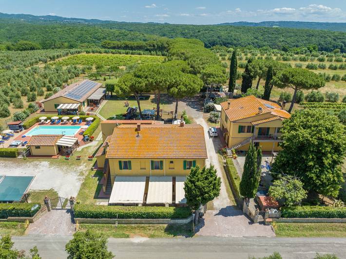 Casa vacanza per 5 persone, con giardino, con animali domestici in Cecina
