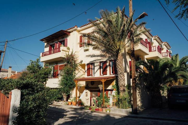 Hôtel pour 2 personnes, avec terrasse, animaux acceptés dans Σκάλα Ερεσού