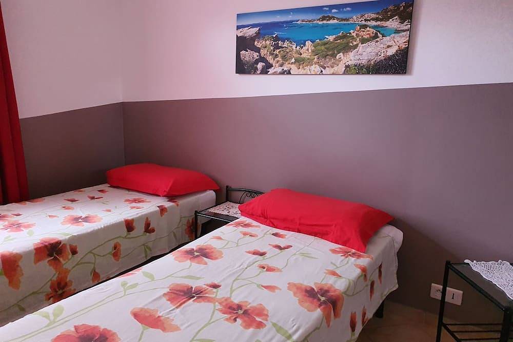 Jolie petite villa idéale pour profiter du Sud de la Corse au calme in Figari, Arrondissement de Sartène