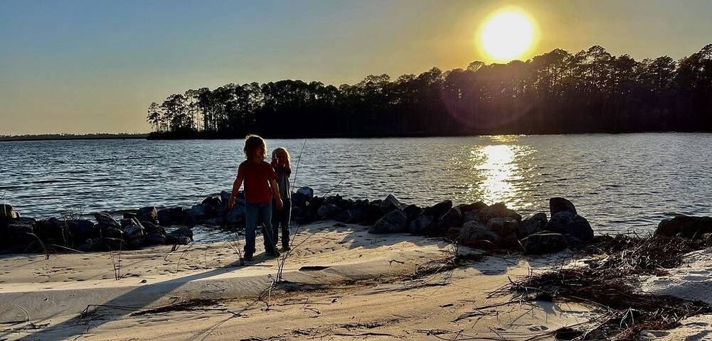 Glamping for 10 people, with yard in Alabama