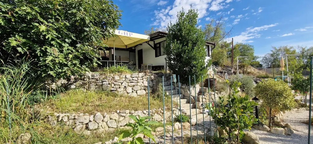 Camping pour 3 personnes, avec jardin et piscine ainsi que jacuzzi et sauna - 1