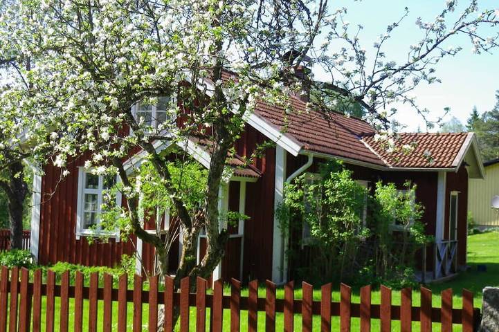 Ferienhaus für 5 Personen, mit Whirlpool und Terrasse sowie Garten und Sauna in Tranemo