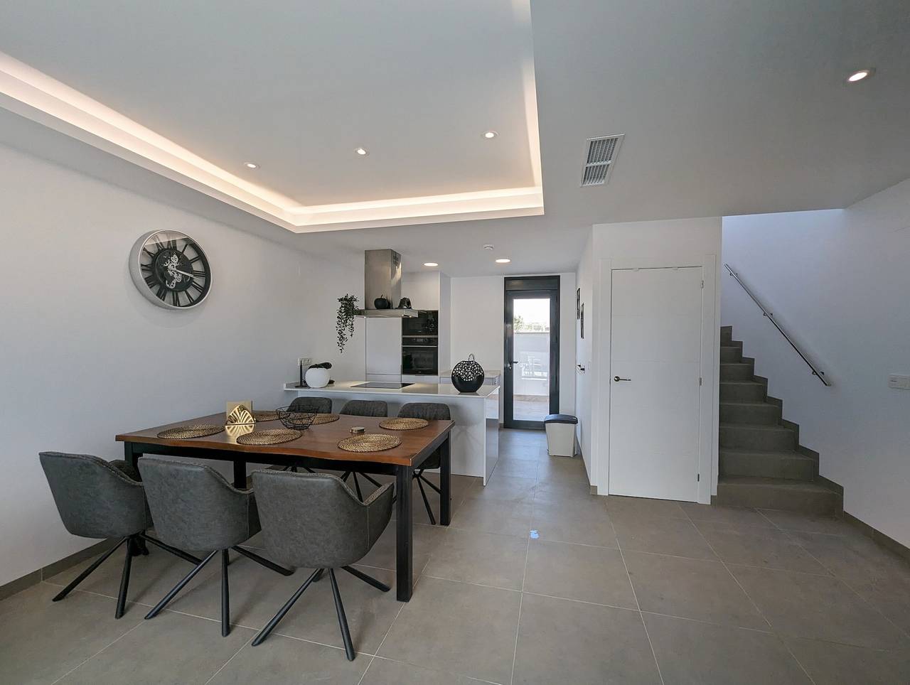 Villa « R-40-4 Obra Nueva au Centre » avec piscine privée, Wi-Fi et climatisation in Los Montesinos, Costa Blanca