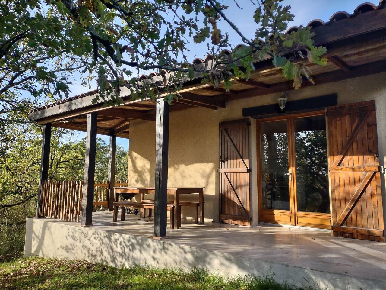 Gîte Le Pivert – Charmante maison de vacances en pleine nature avec piscine partagée in Paulhiac, Région de Villeneuve-sur-Lot