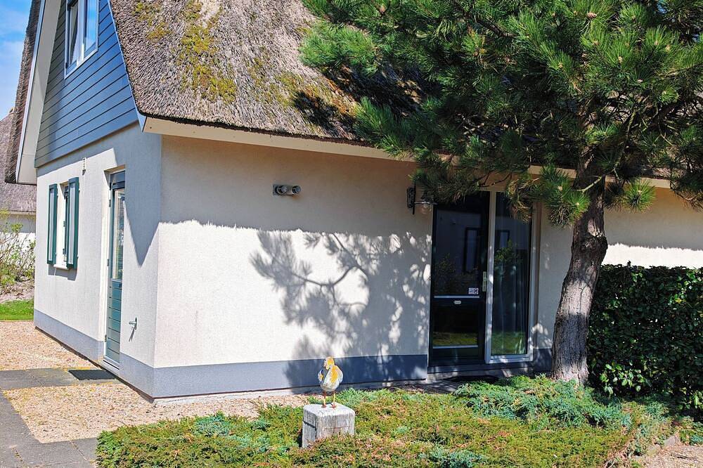 Charmantes Reetdach-Ferienhaus (6 Pers.)  nahe Sandstrand – Sauna & Kamin in Julianadorp aan Zee, Julianadorp