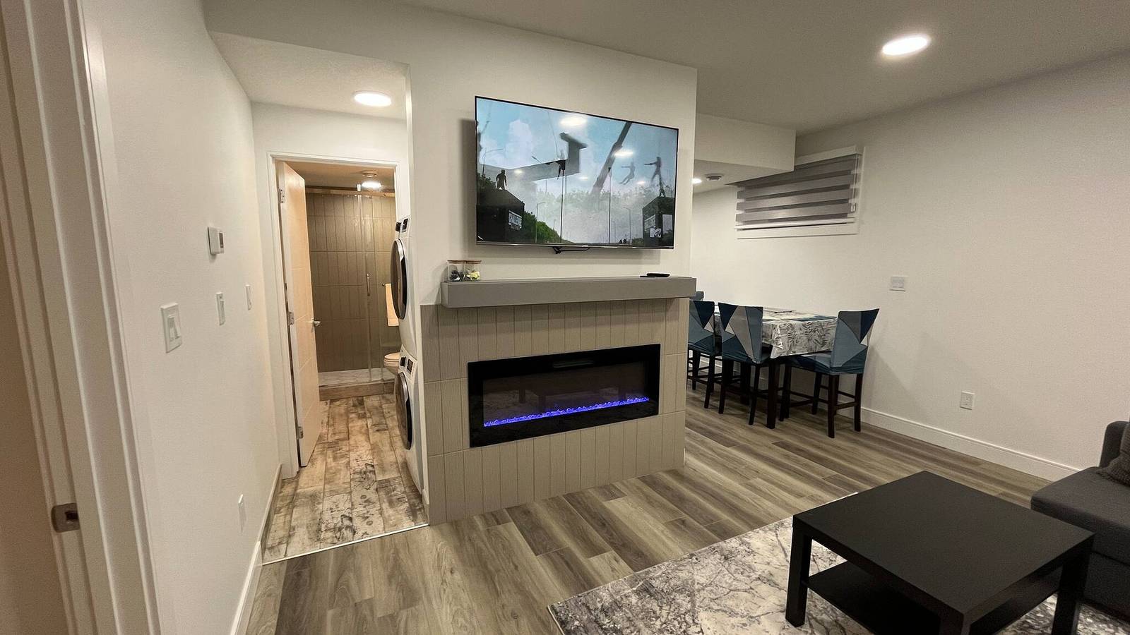 Ganze Wohnung, Gemütliche Suite mit 2 Schlafzimmern in Edmonton, Alberta