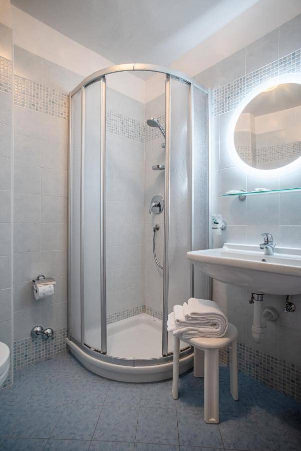 Hôtel pour 2 personnes, avec jardin ainsi que sauna et jacuzzi à San Martino di Castrozza - 4
