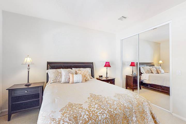 Vacation rental for 4 people, with terrace and yard in Cathedral City