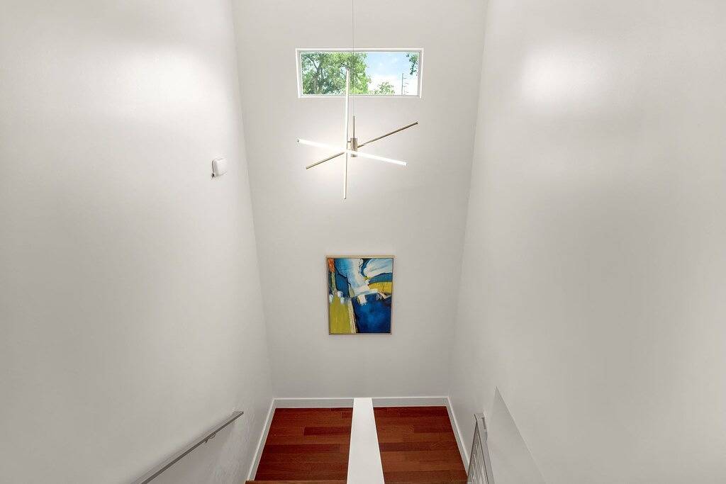 Dwellhtx Modern Designer Home 1 mi frm Downtown 2-Story Getaway w/ Views in Houston, Harris County