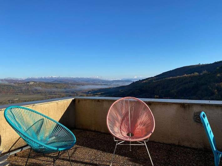 Gîte pour 5 personnes, avec Terrasse et Vue à Villemus
