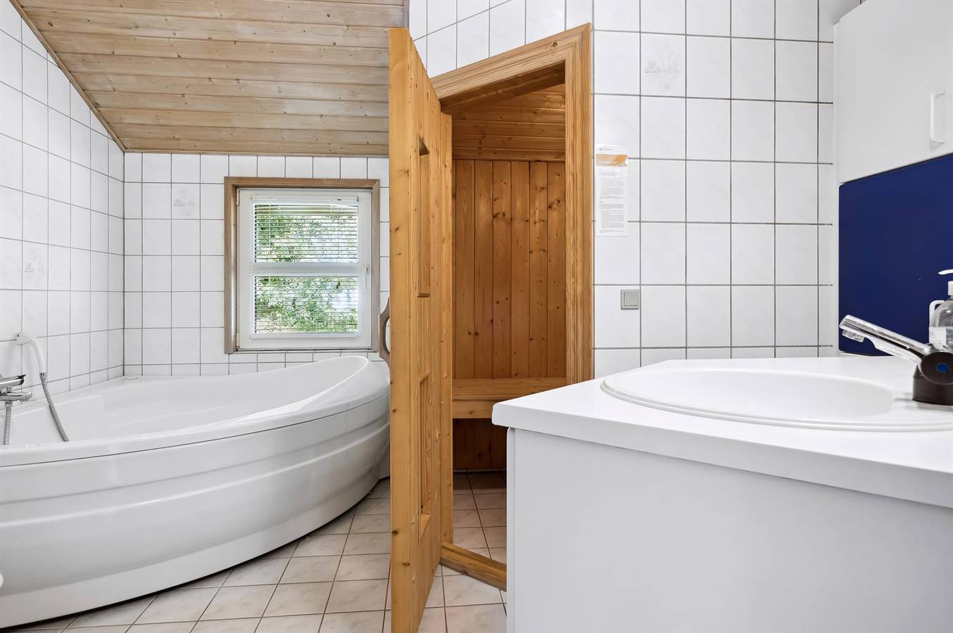 Nice home in Fjerritslev w/ 4 Bedrooms, Sauna and Wifi in Fjerritslev, Jammerbugt
