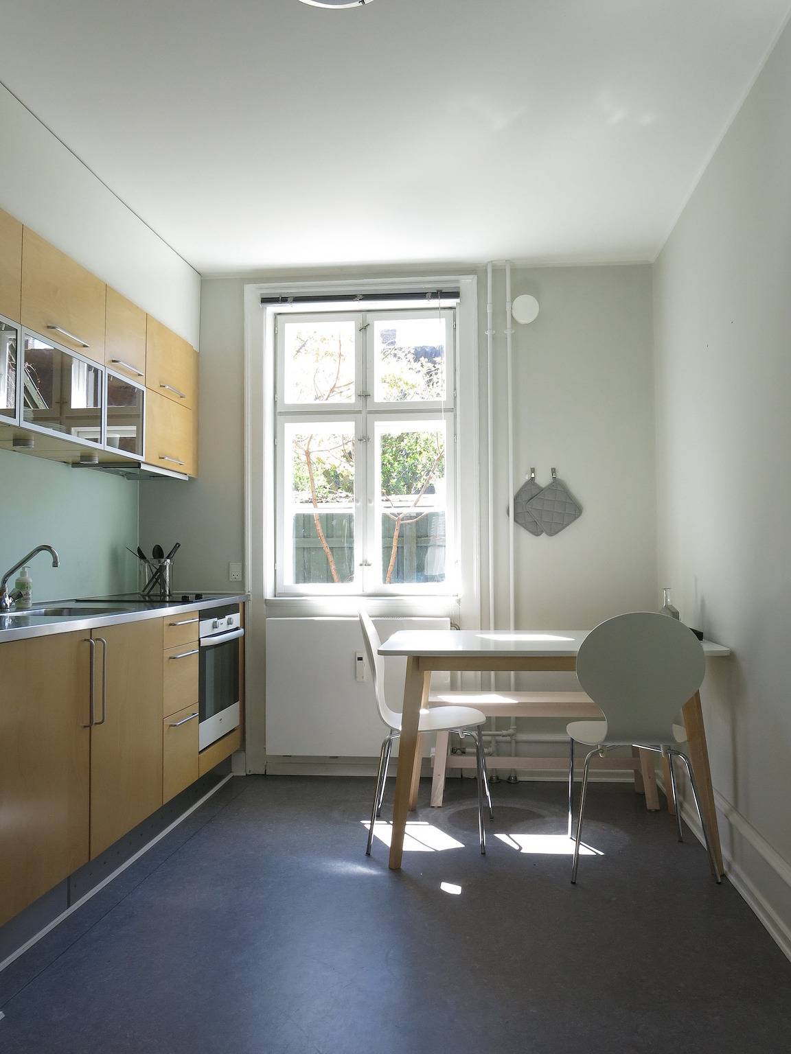 Entire apartment, Center - Studio - Close To The King - Nyboder - Space For 2 - Ground Th in Copenhagen City, Copenhagen