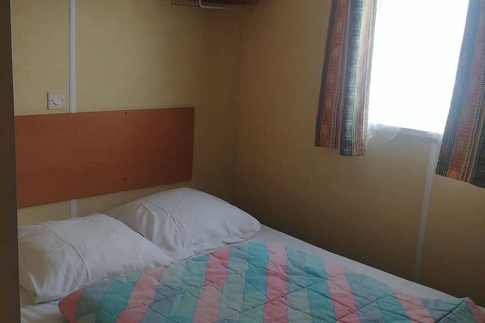 Mobil home tout confort sur jardinet privé 140m2 (camping très calme) in Bourcefranc-le-Chapus, Côte de Beauté