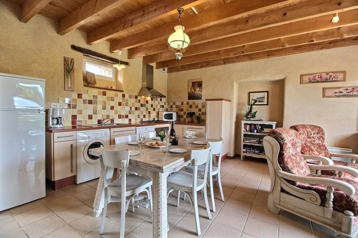 Gîte pour 2 personnes, avec jardin et terrasse à Langoat - 4