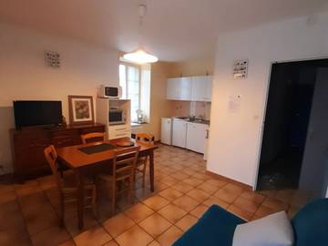 Gîte pour 4 Personnes dans Sainpuits, Région d'Auxerre, Photo 2