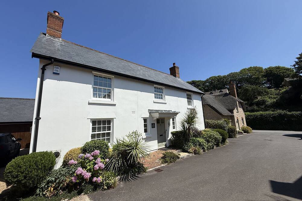 The White House (4) -West Lulworth, Lulworth Cove,sleeps 4 guests  in 2 bedrooms in Lulworth Cove, Dorset