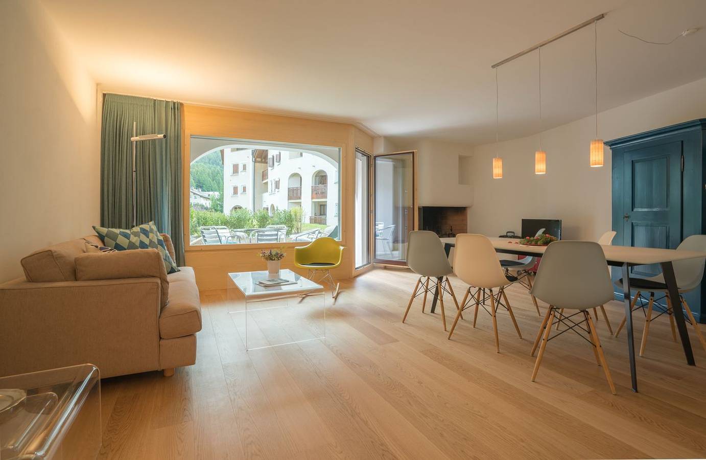 Ganze Wohnung, Chesa Curtinella 14 – Stilvolle Wohnung mit Garten & Cheminée in Furtschellas, Sils im Engadin/Segl