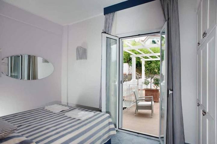 Apartamento entero, Cannicelle   Apartment with sea view located inside the Residence le Ruve Bianche with swimming pool and private beach in Vibonati, Cilento Coast