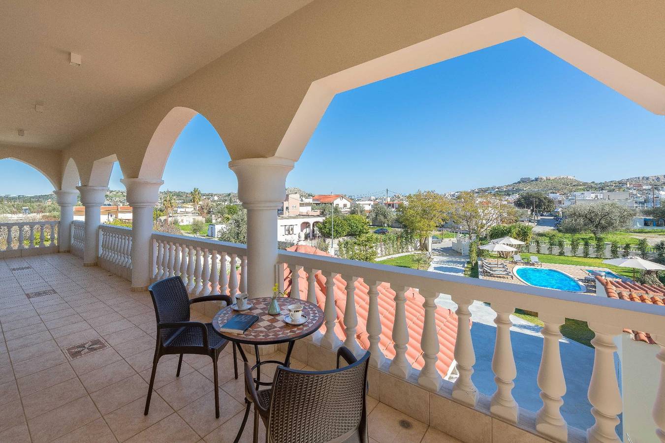 Geräumige Villa Evelyn für 10 Personen mit Pool in Archangelos, Rhodos