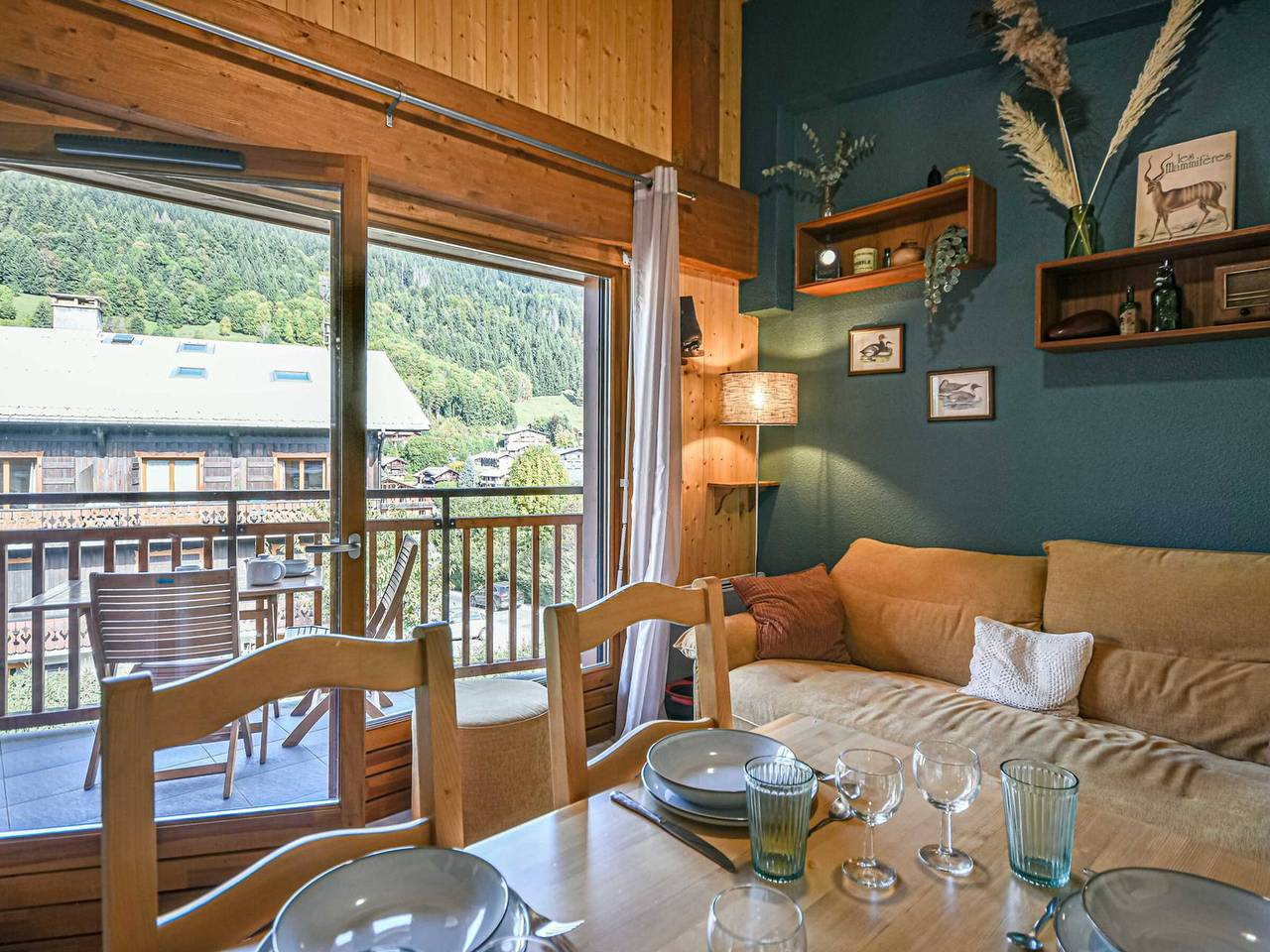 Apartamento entero, Apartamento renovado 4-5 pers cerca de pistas en Les Gets con aparcamiento y Wifi in Les Gets, Les Portes du Soleil