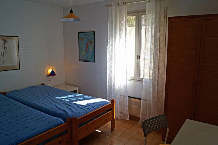 Casa vacanze "Zypresse" - Rilassatevi con un ampio giardino recintato simile a un parco. in Saint-Saturnin-lès-Apt, Parco naturale regionale del Luberon