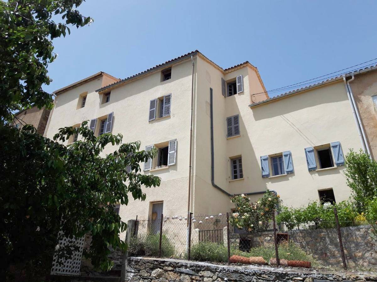 Standard Double Room with Shared Bathroom in Pioggiola, Parc naturel régional de Corse