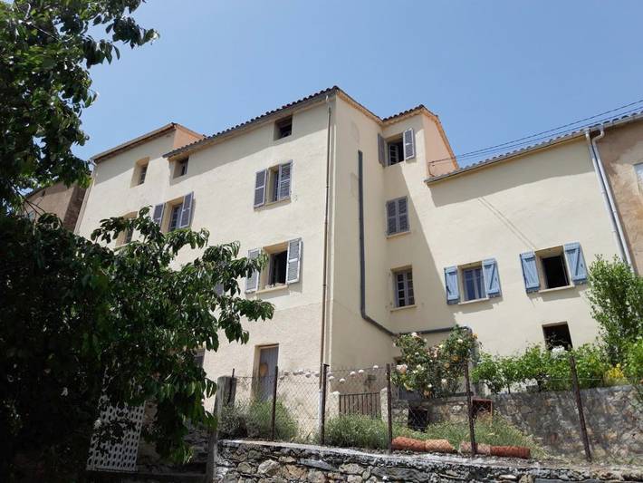 Location de vacances pour 2 personnes, avec Terrasse ainsi que Jardin et Vue à Pioggiola