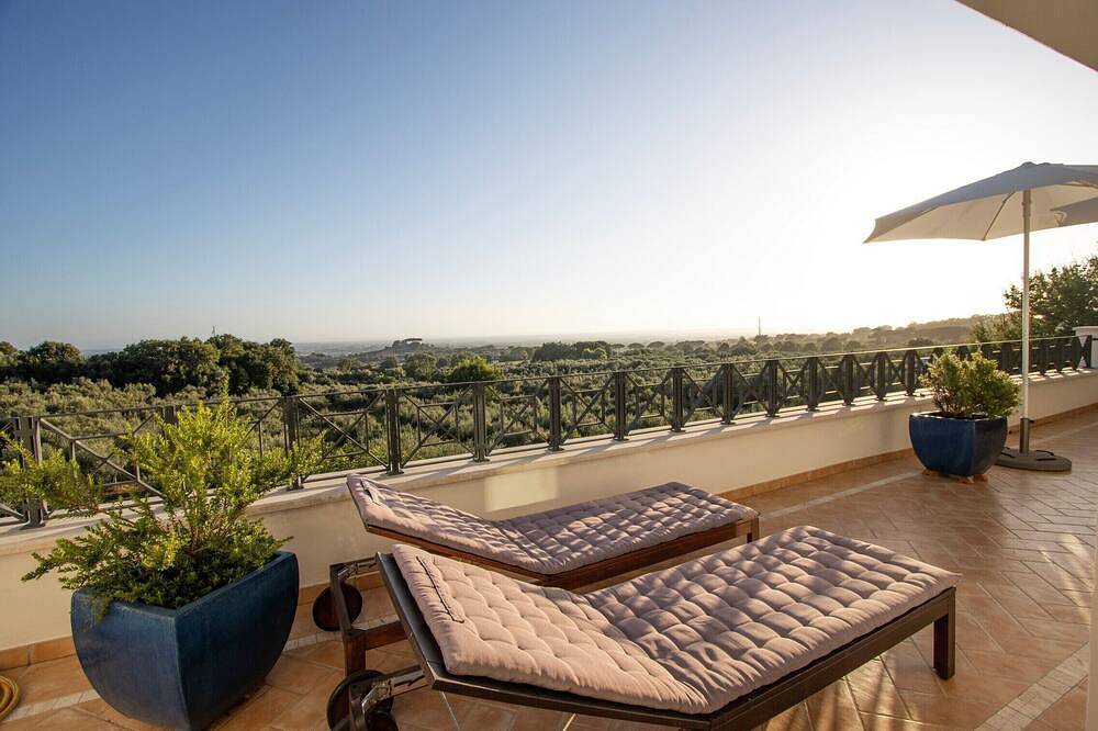 Apartamento entero, Holiday apartment near Rome - panorama terrace, Sea view -  garden, olive grove in Genzano di Roma, Castelli Romani