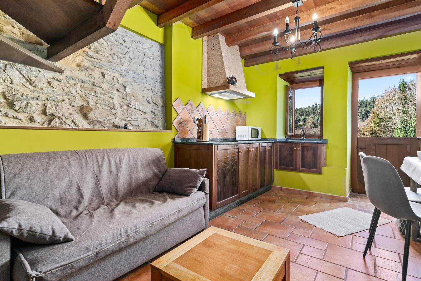Country House 'Bimbieiro' with Shared Terrace, Shared Garden and Wi-Fi in Ortigueira, Costa de Galicia