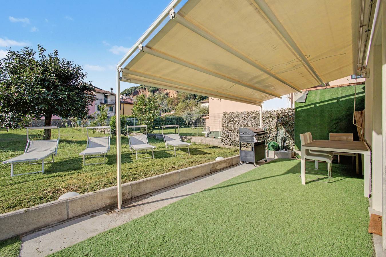 Monolocale intero, Casa vacanze 'Casa Di Lidia' con piscina in comune, Wi-Fi e aria condizionata in Romito Magra, Comune di Arcola